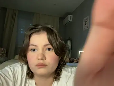 MoonIvy  online show from December 3, 5:23 pm