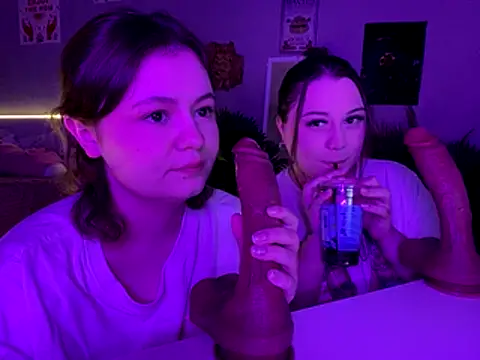 MoonIvy  online show from November 26, 6:52 pm