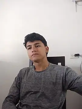 ZackJ7 online show from April 5, 7:09 pm