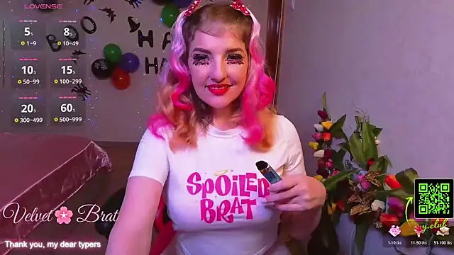 QueenInSilence online show from November 2, 9:20 pm