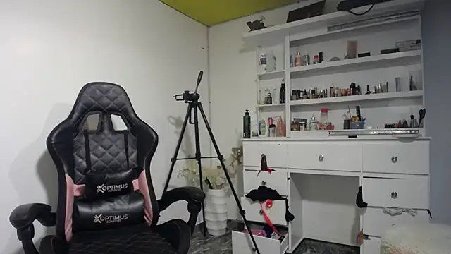 habdiela online show from September 18, 2:03 am