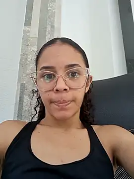 Snapshot of Britany_Sweety chatting on September 29, 6:13 pm Britany Sweety online show from September 29, 6:13 pm