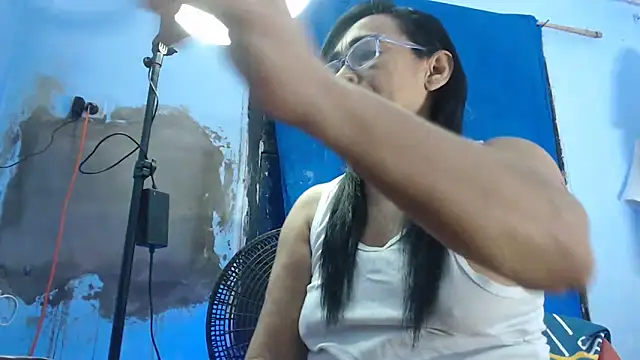 Snapshot of maggi_hotsson chatting on October 11, 1:06 am maggi hotsson online show from October 11, 1:06 am