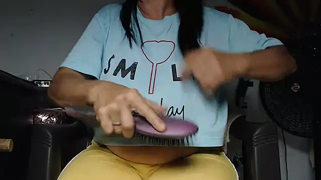 maggi hotsson online show from April 14, 3:33 am