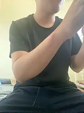 Snapshot of lahungdj12 chatting on February 21, 3:30 am lahungdj12 online show from February 21, 3:30 am