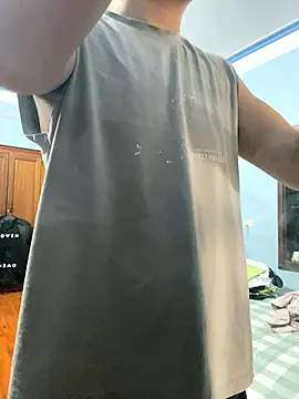 Snapshot of lahungdj12 chatting on January 17, 8:18 am lahungdj12 online show from January 17, 8:18 am