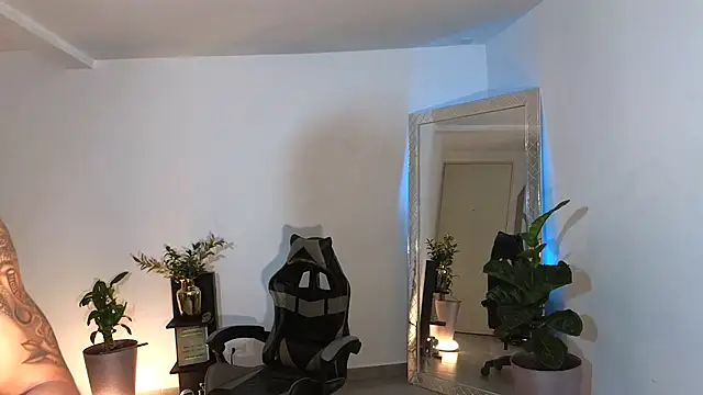 Snapshot of Wyatt_Rose chatting on October 1, 12:38 am Wyatt Rose online show from October 1, 12:38 am