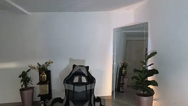 Snapshot of Wyatt_Rose chatting on September 28, 10:17 pm Wyatt Rose online show from September 28, 10:17 pm