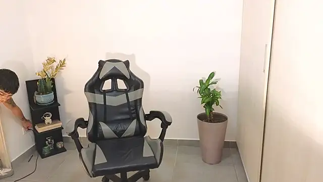 Snapshot of Wyatt_Rose chatting on September 24, 12:51 am Wyatt Rose online show from September 24, 12:51 am