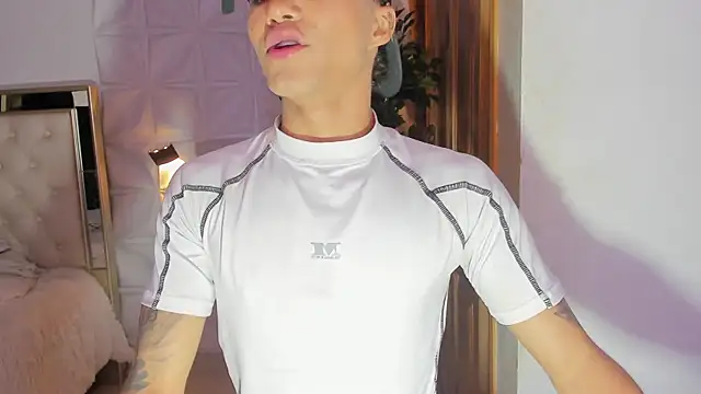 Snapshot of Wyatt_Rose chatting on November 27, 3:40 am Wyatt Rose online show from November 27, 3:40 am