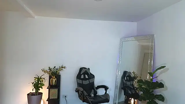 Snapshot of Wyatt_Rose chatting on October 3, 9:49 pm Wyatt Rose online show from October 3, 9:49 pm