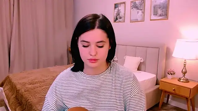 lil angel  online show from February 17, 10:29 pm