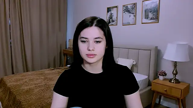 lil angel  online show from February 17, 8:11 am