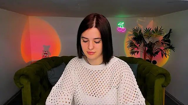 lil angel  online show from October 26, 8:48 am