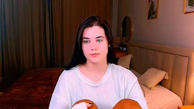 lil angel  online show from March 27, 2:20 am