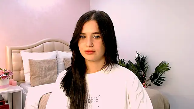 Snapshot of lil_angel_ chatting on September 28, 6:59 pm lil angel online show from September 28, 6:59 pm