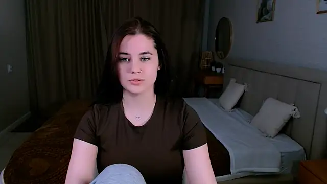 lil angel  online show from April 5, 10:27 pm