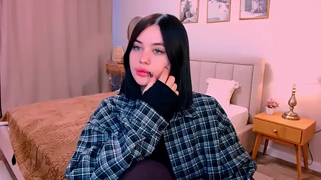 lil angel  online show from February 9, 2:26 pm