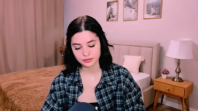 lil angel  online show from February 6, 10:22 am