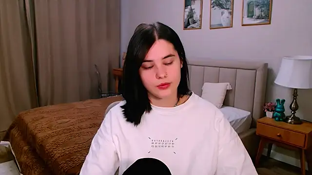 lil angel  online show from March 4, 8:44 am