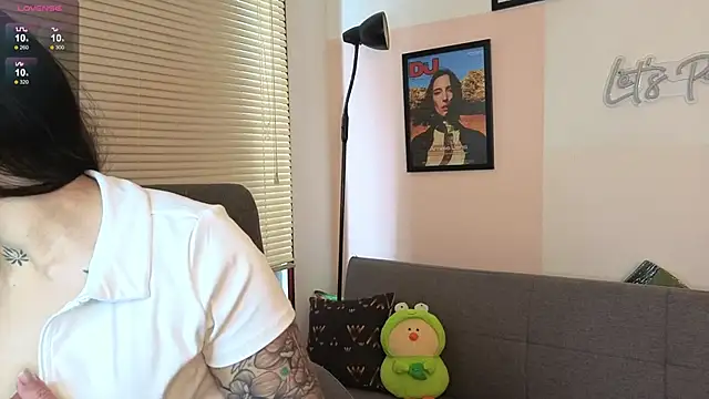 SujannaVarma  online show from November 9, 7:29 pm