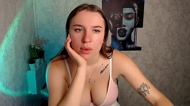 JuliaTopp  online show from October 22, 6:13 am