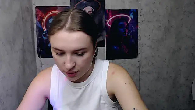 JuliaTopp  online show from November 3, 7:13 am