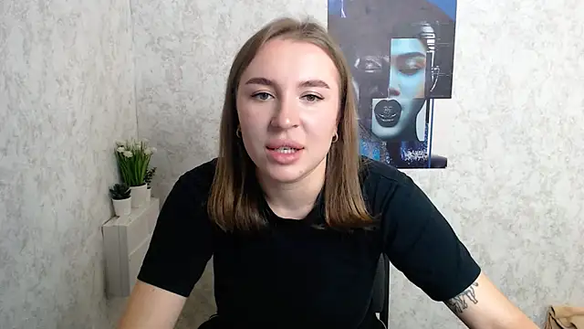JuliaTopp  online show from September 27, 8:20 am