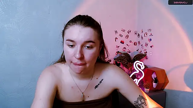 JuliaTopp  online show from November 18, 11:24 am