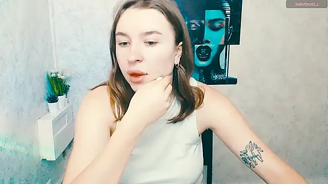 JuliaTopp  online show from November 4, 6:50 am