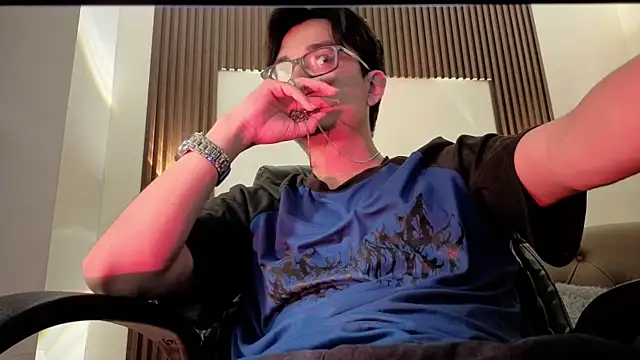 davoxer online show from May 8, 3:43 am