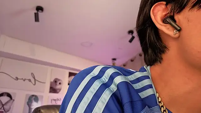 davoxer online show from March 5, 4:09 am