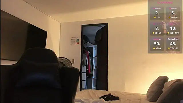 Snapshot of RJBarto chatting on March 2, 12:23 pm RJBarto online show from March 2, 12:23 pm