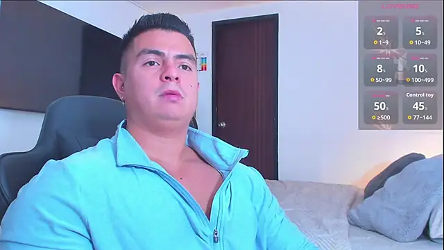 Snapshot of RJBarto chatting on February 18, 3:30 pm RJBarto online show from February 18, 3:30 pm