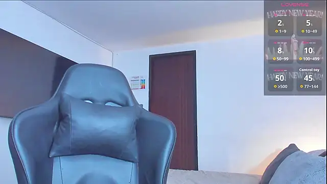 Snapshot of RJBarto chatting on February 15, 1:28 am RJBarto online show from February 15, 1:28 am