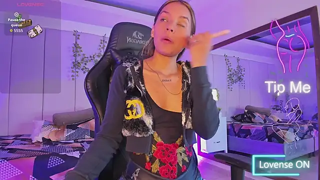 mia rousse25 online show from March 26, 3:10 pm