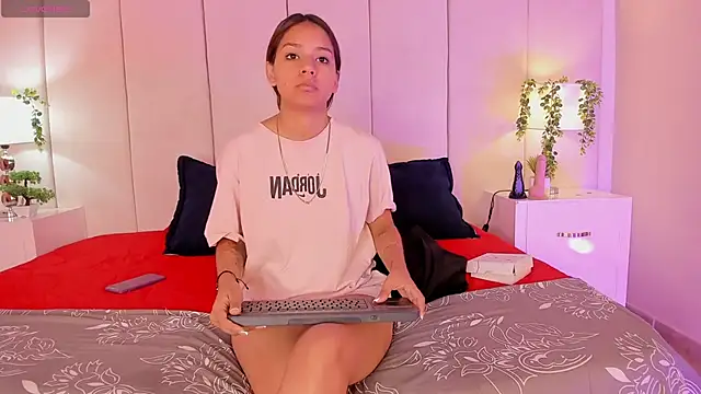 mia rousse25 online show from October 22, 1:54 pm