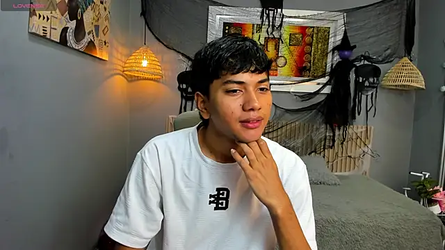 markbowie online show from October 31, 11:40 am