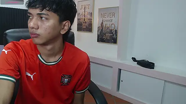 markbowie online show from November 30, 2:18 pm