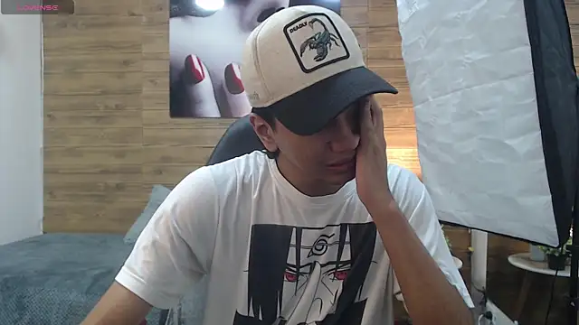 markbowie online show from April 19, 3:46 pm