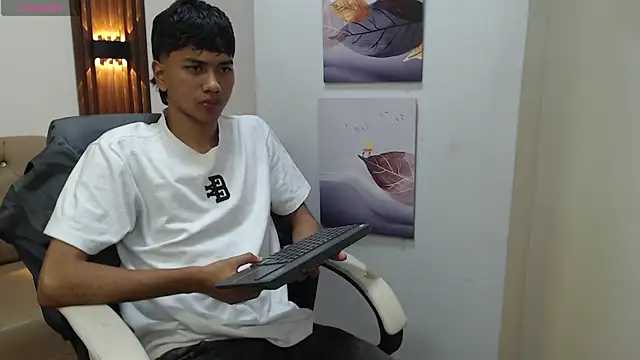 markbowie online show from October 4, 4:14 am