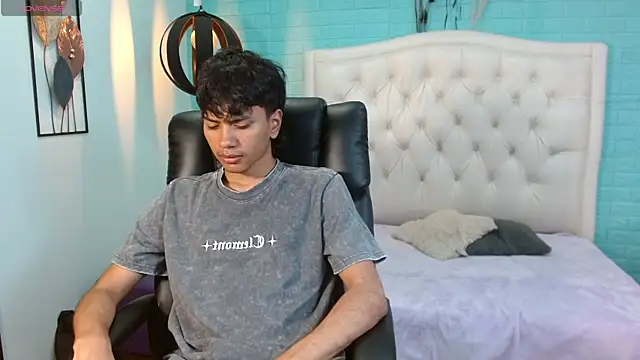 markbowie online show from April 5, 5:19 pm