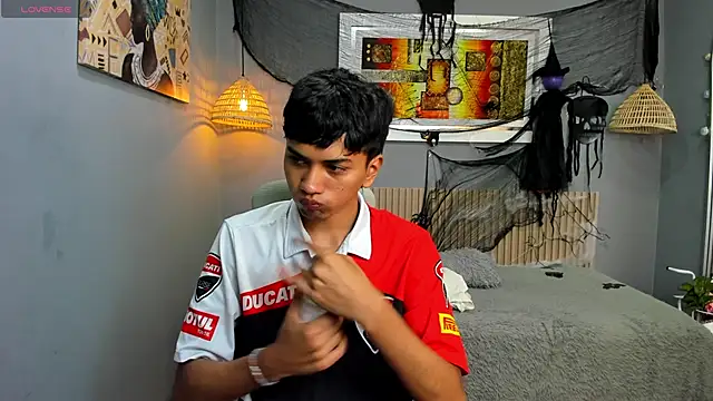 markbowie online show from October 30, 1:42 pm