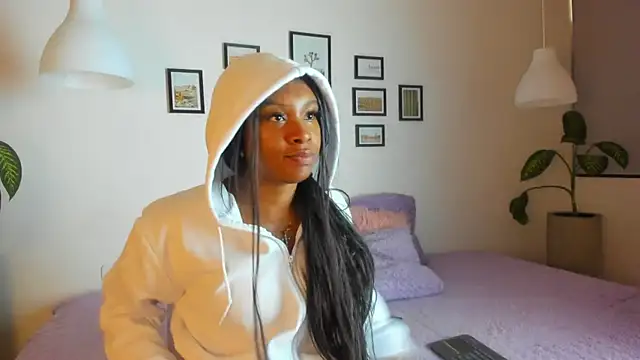 Snapshot of Coco_joness chatting on November 16, 7:51 pm Coco joness online show from November 16, 7:51 pm