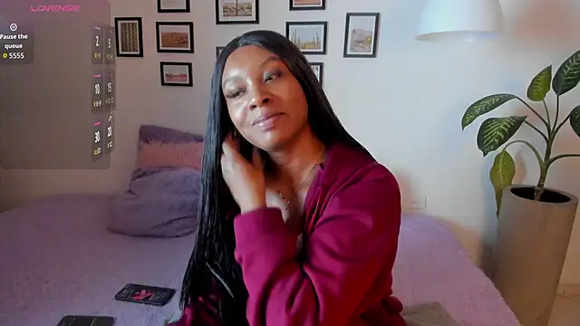 Snapshot of Coco_joness chatting on November 2, 8:03 pm Coco joness online show from November 2, 8:03 pm