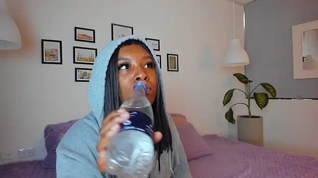 Snapshot of Coco_joness chatting on December 4, 7:46 pm Coco joness online show from December 4, 7:46 pm