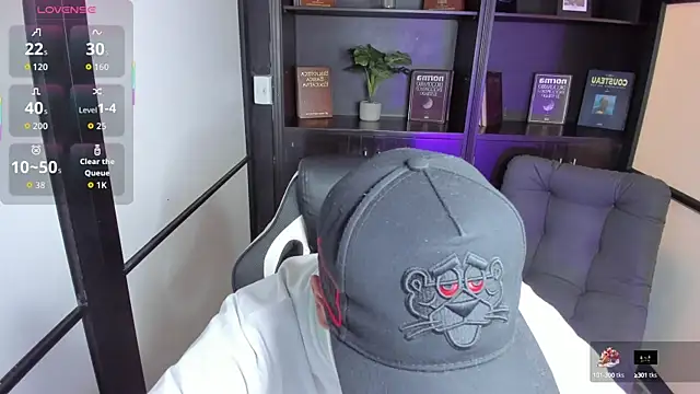 Snapshot of IsaacBlack_ chatting on October 21, 4:45 am IsaacBlack online show from October 21, 4:45 am