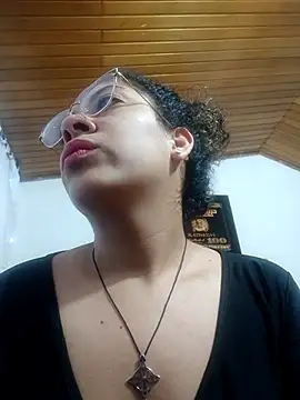 Snapshot of CATTALINAHOT chatting on February 14, 8:25 am CATTALINAHOT online show from February 14, 8:25 am