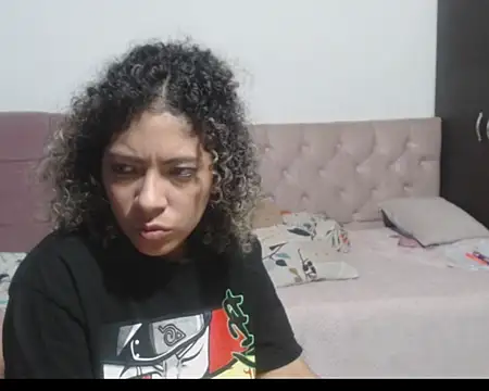 Snapshot of CATTALINAHOT chatting on February 6, 2:29 am CATTALINAHOT online show from February 6, 2:29 am