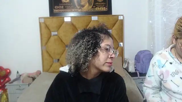 Snapshot of CATTALINAHOT chatting on February 19, 10:23 am CATTALINAHOT online show from February 19, 10:23 am